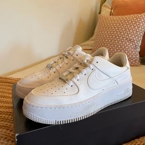 Nike Air Force 1 Sage Low White